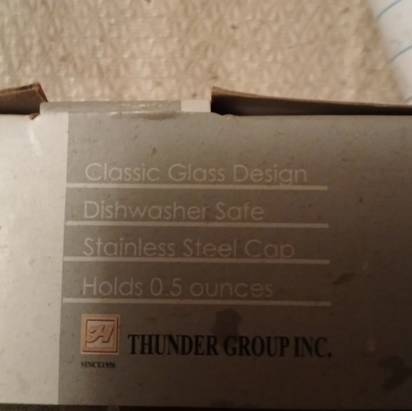 0.5oz salt and pepper shakers a box of 12. - Picture 5 of 5